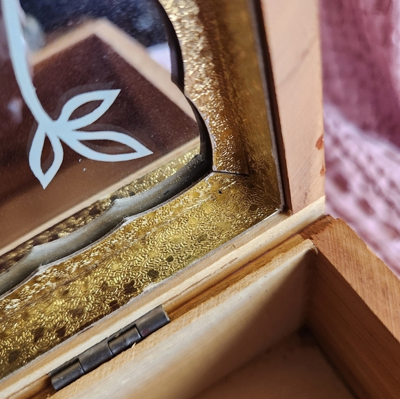 Vintage Handmade Carved Wood Vanity Cedar Wood Box w/ Painted Dome Lid & Mirror - Picture 12 of 15
